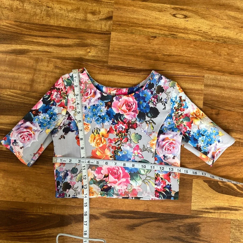 Girls used. Size large - Picture 2 of 3